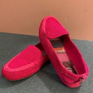 The Sak Newport Lisa, crochet slip-on flats, Raspberry Pink, US 7 size